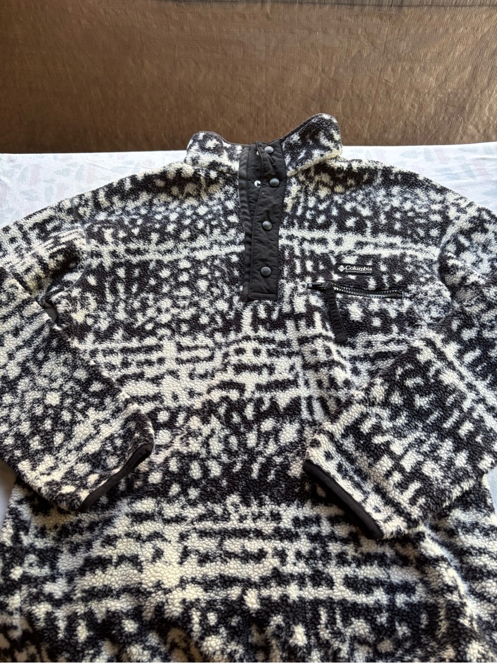 Columbia Women's Black & White Patterned Sherpa Pullover